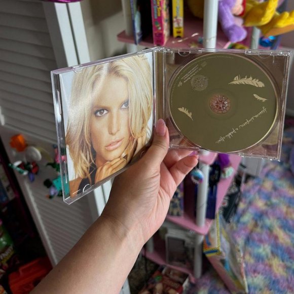 JESSICA SIMPSON: A PUBLIC AFFAIR - Picture 3 of 3